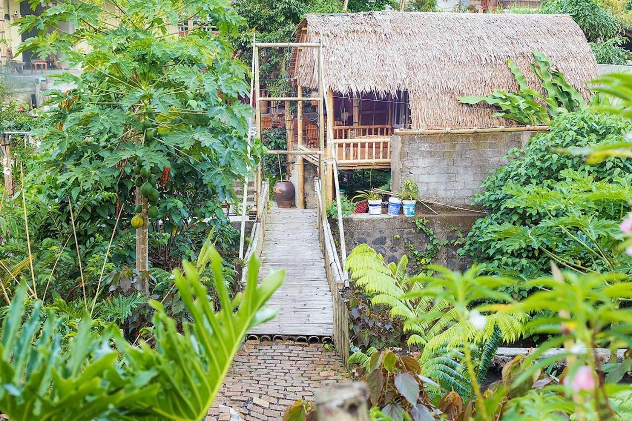 Onong'S Homestay & Cafe Tomohon Exterior foto